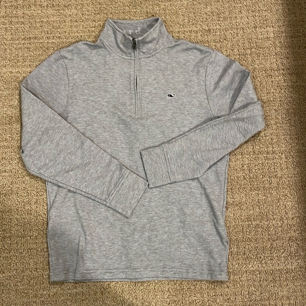 Vineyard vines, men’s size small, quarter zip sweatshirt, gray
